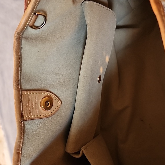 Louis Vuitton Galleria PM - Picture 12 of 16